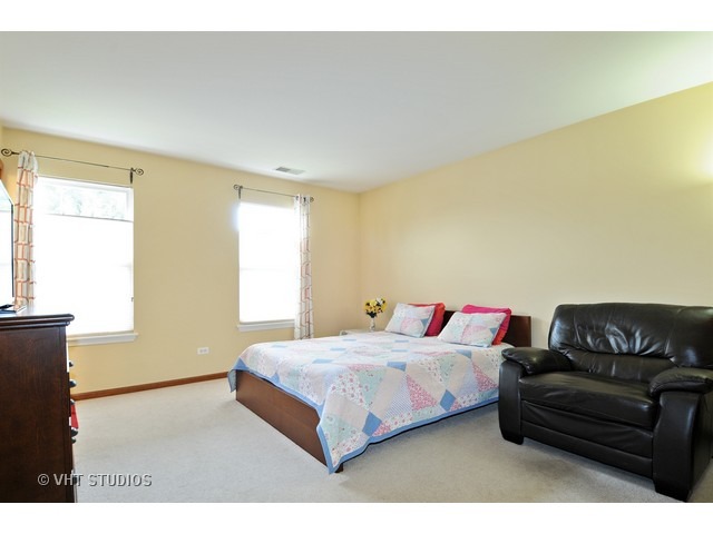 2411 Eldorado Ct, Naperville, IL 60564 photo 9