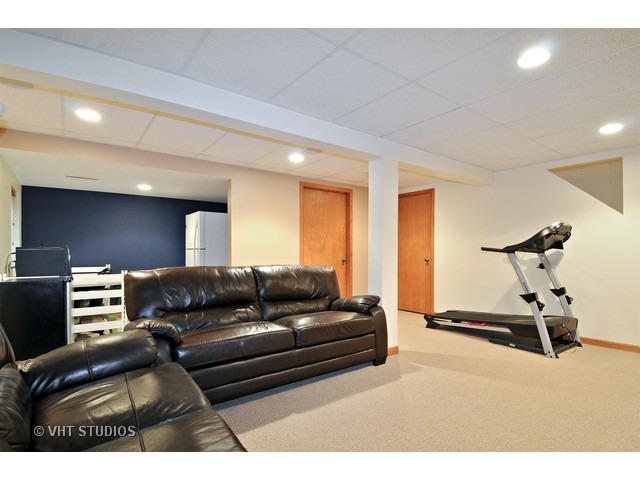 2411 Eldorado Ct, Naperville, IL 60564 photo 8