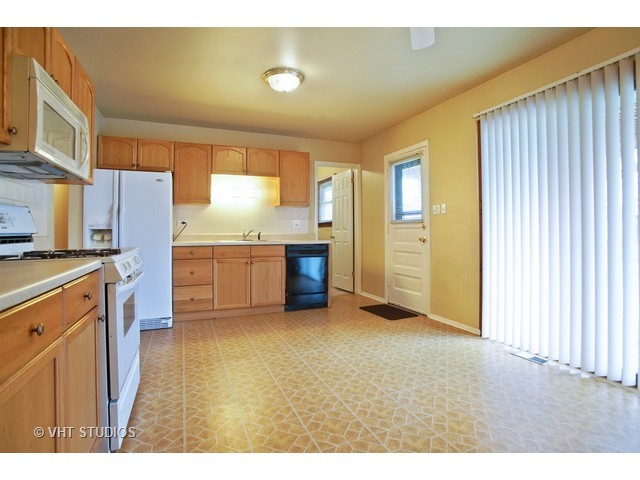 52 Redwood Trl, Wheeling, IL 60090 photo 4