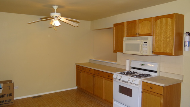 52 Redwood Trl, Wheeling, IL 60090 photo 11
