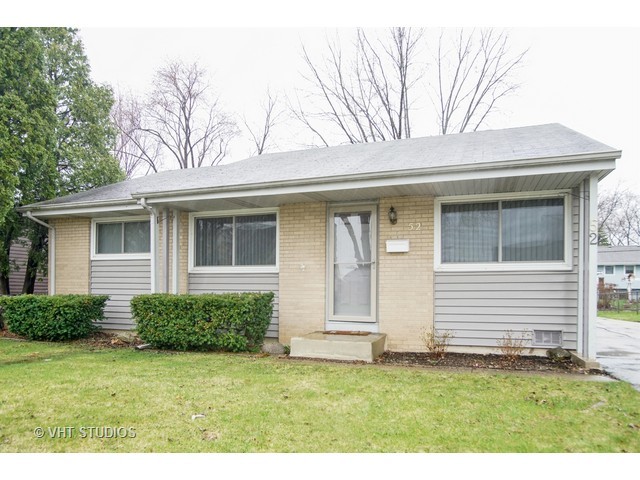 52 Redwood Trl, Wheeling, IL 60090 photo 1