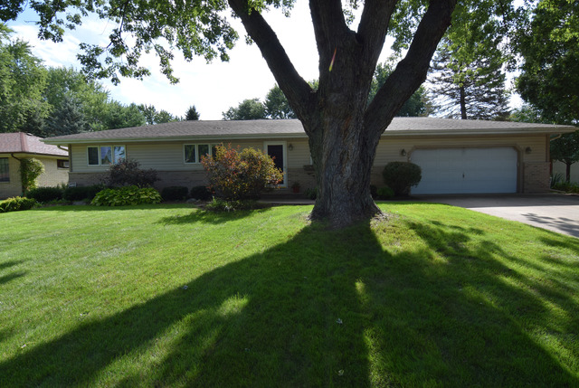 333 Eastgate St, Algonquin, IL 60102 photo 1