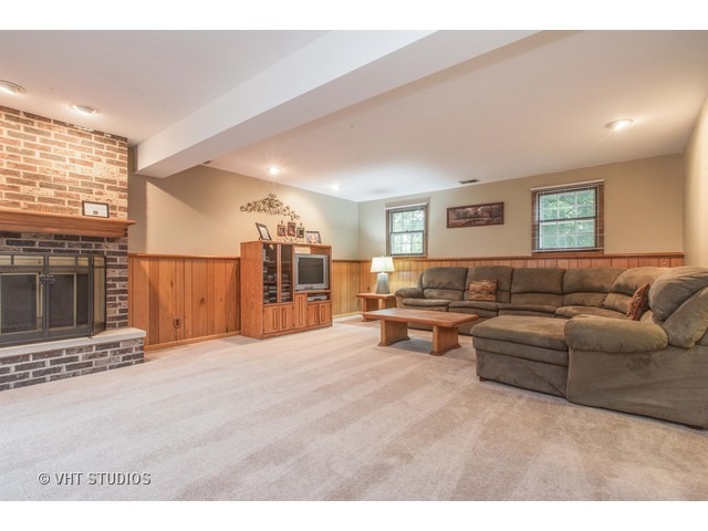 983 Mayfield St, Cary, IL 60013 photo 8