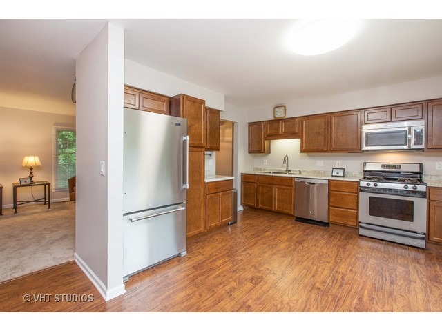 983 Mayfield St, Cary, IL 60013 photo 5
