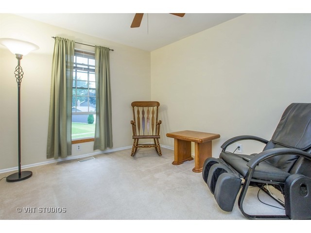 983 Mayfield St, Cary, IL 60013 photo 11