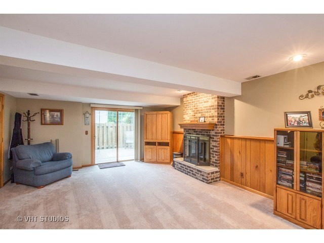 983 Mayfield St, Cary, IL 60013 photo 7
