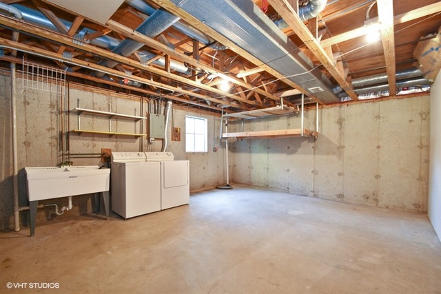 715 Violet Ln, Matteson, IL 60443 photo 8