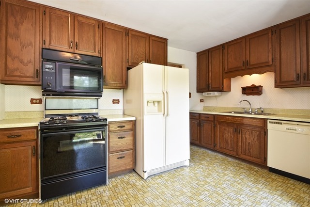 715 Violet Ln, Matteson, IL 60443 photo 4
