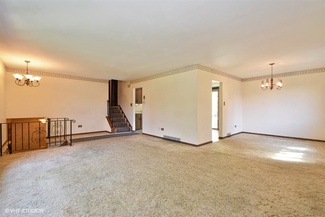 715 Violet Ln, Matteson, IL 60443 photo 3