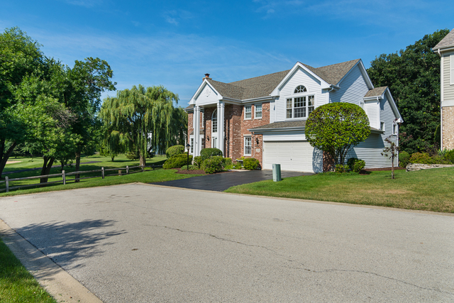 1539 Della Dr, Hoffman Estates, IL 60169 photo 2