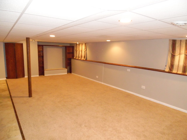 1002 Fortress Dr, Mchenry, IL 60050 photo 8