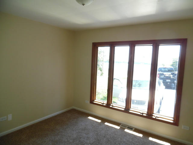 1002 Fortress Dr, Mchenry, IL 60050 photo 6