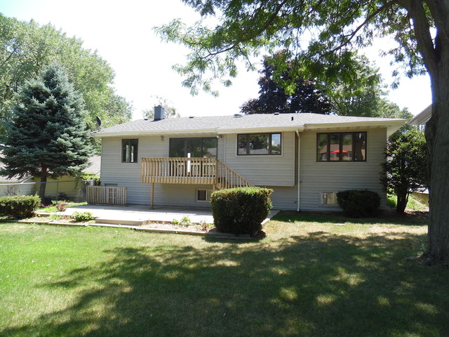 1002 Fortress Dr, Mchenry, IL 60050 photo 12