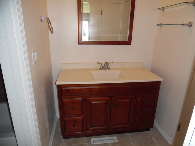1002 Fortress Dr, Mchenry, IL 60050 photo 9