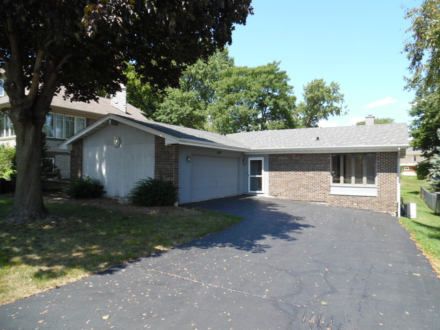 1002 Fortress Dr, Mchenry, IL 60050 photo 1
