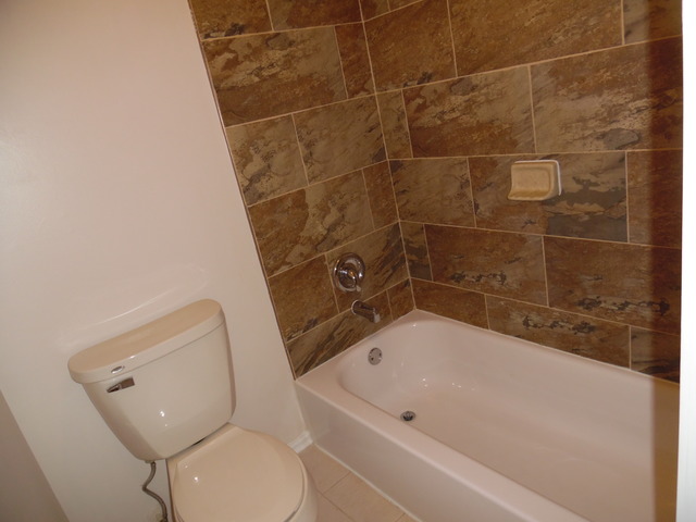 1002 Fortress Dr, Mchenry, IL 60050 photo 10