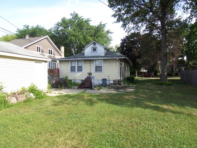 943 Walter Ave, Des Plaines, IL 60016 photo 4