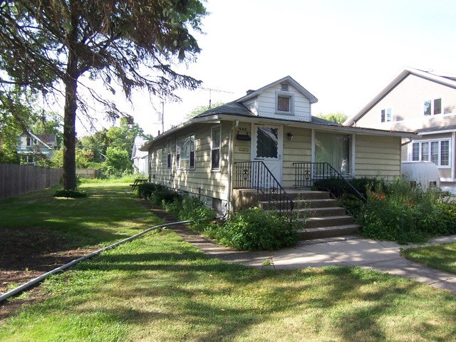 943 Walter Ave, Des Plaines, IL 60016 photo 2