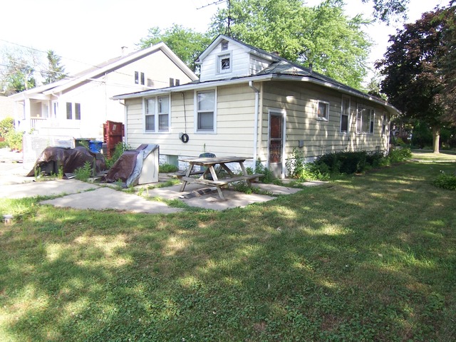 943 Walter Ave, Des Plaines, IL 60016 photo 3