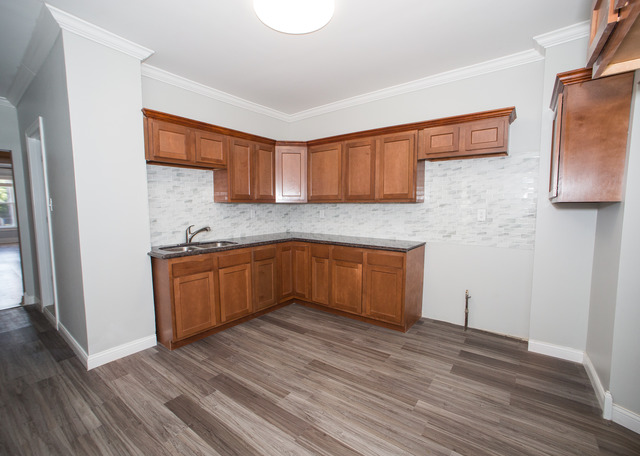 2811 E 76th St, Chicago, IL 60649 photo 17