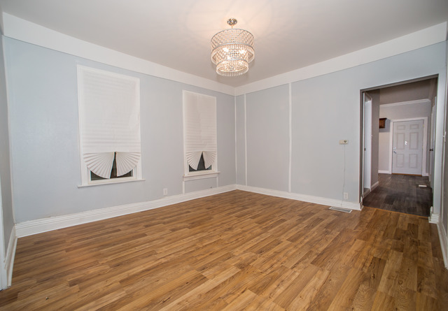 2811 E 76th St, Chicago, IL 60649 photo 3