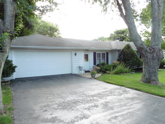 201 Webster St, Algonquin, IL 60102 photo 2