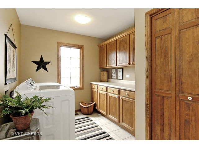 39 W651 Lori Ln, Elgin, IL 60124 photo 9