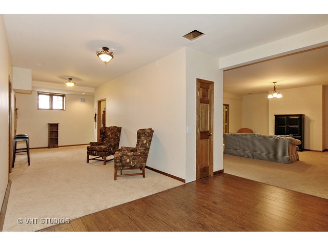 39 W651 Lori Ln, Elgin, IL 60124 photo 5