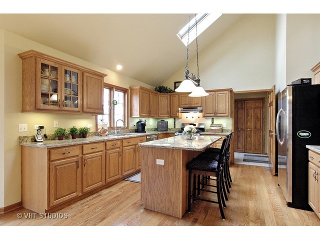 39 W651 Lori Ln, Elgin, IL 60124 photo 3