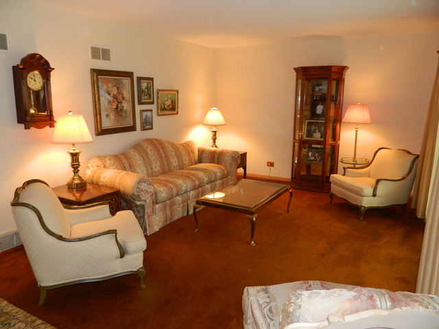 2231 Pine St, Des Plaines, IL 60018 photo 2