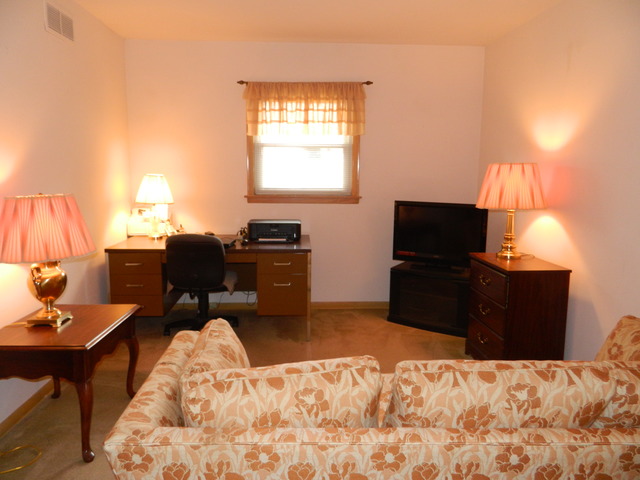 2231 Pine St, Des Plaines, IL 60018 photo 9