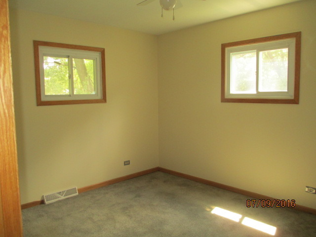 1413 W Bayview Ln, Johnsburg, IL 60051 photo 9