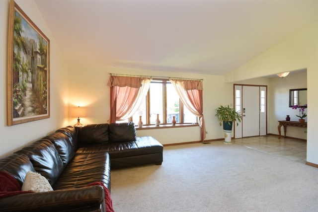 3653 192nd St, Lansing, IL 60438 photo 3
