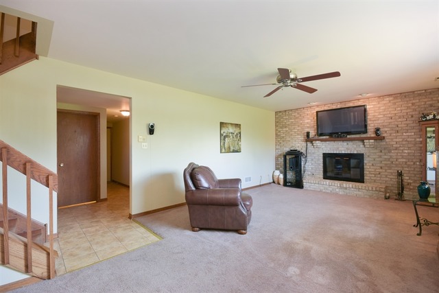 3653 192nd St, Lansing, IL 60438 photo 2