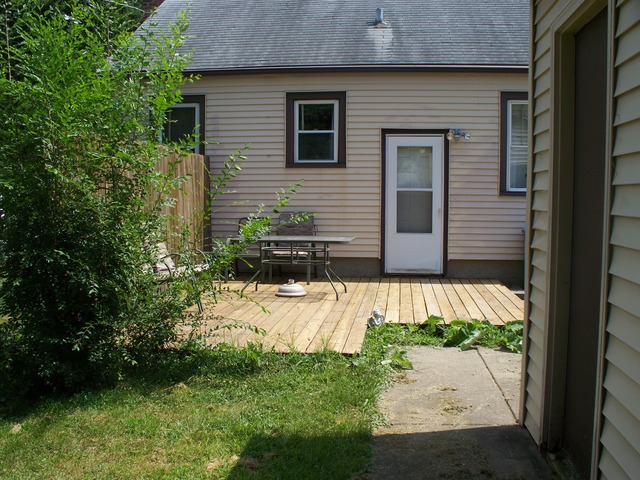 402 Howard Ave, Aurora, IL 60506 photo 12