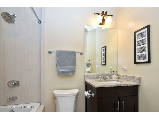 735 W Brompton Ave #3E, Chicago, IL 60657 photo 11