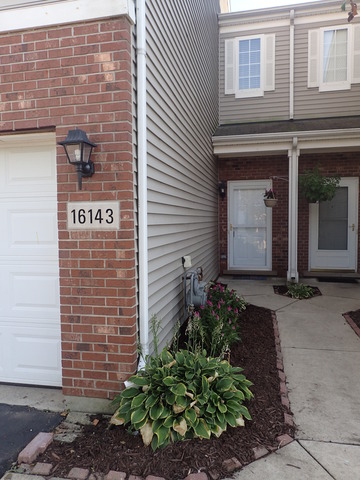16143 Golfview Dr, Lockport, IL 60441 photo 2
