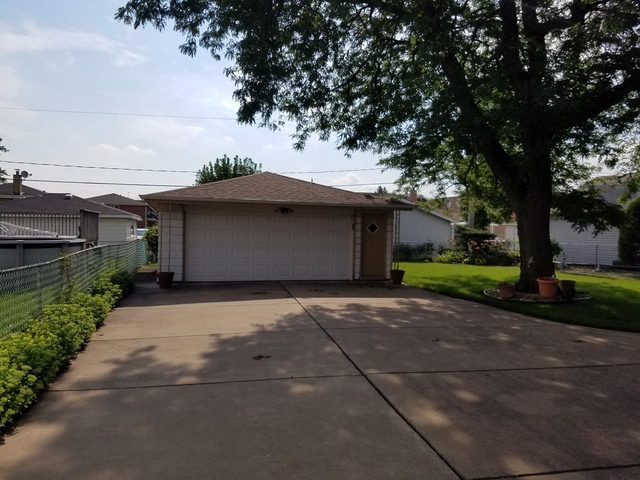 7725 S Octavia Ave, Bridgeview, IL 60455 photo 19