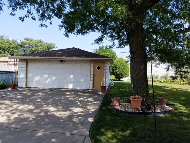 7725 S Octavia Ave, Bridgeview, IL 60455 photo 21