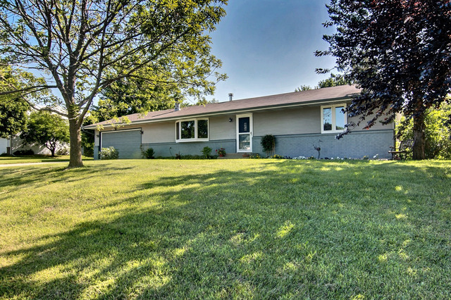 11807 Balsa Ln, Roscoe, IL 61073 photo 1