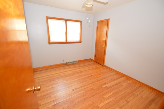 4736 S Laporte Ave, Chicago, IL 60638 photo 4
