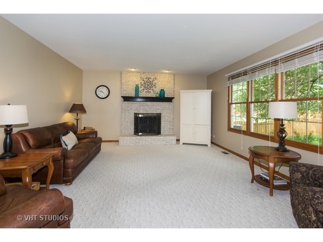 2103 Wicklow Rd, Naperville, IL 60564 photo 7