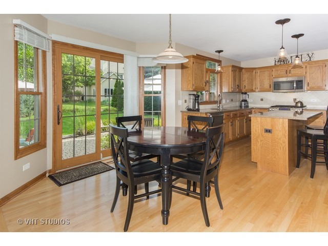 2103 Wicklow Rd, Naperville, IL 60564 photo 5