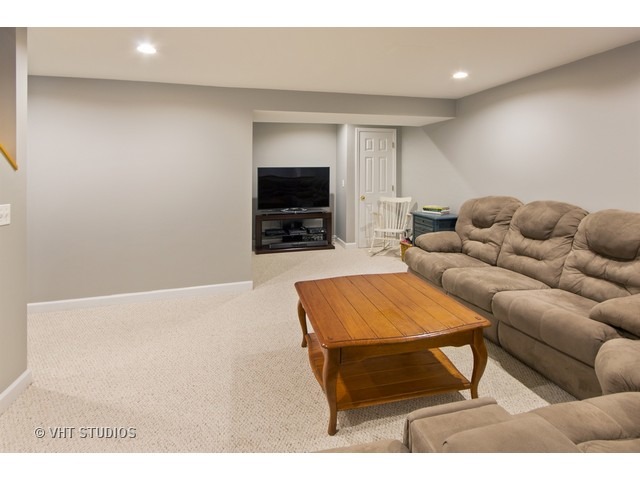 2103 Wicklow Rd, Naperville, IL 60564 photo 9