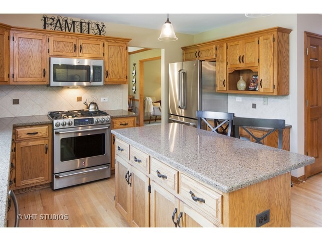 2103 Wicklow Rd, Naperville, IL 60564 photo 4