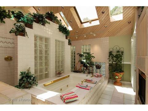 2501 N Riverside Dr, Mchenry, IL 60051 photo 9