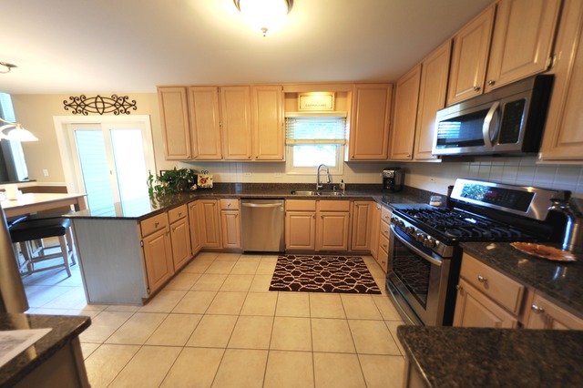 2627 Kettlehook Dr, Elgin, IL 60124 photo 3