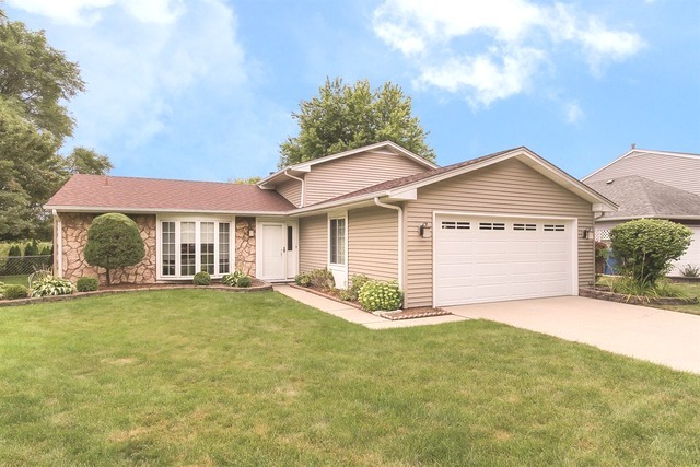 505 Fall Cir, Roselle, IL 60172 photo 1