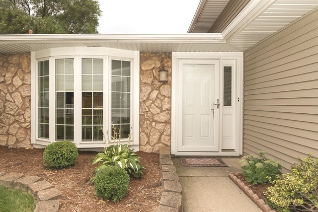 505 Fall Cir, Roselle, IL 60172 photo 2