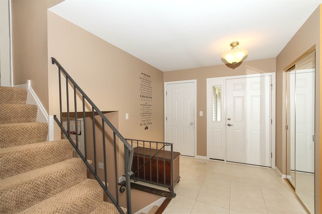 505 Fall Cir, Roselle, IL 60172 photo 3
